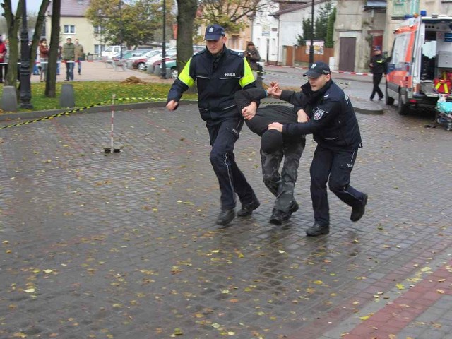 Rypin: Bomba w Zespole Szkół nr 3 [ZDJĘCIA]