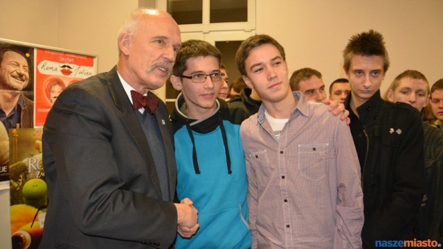 Janusz Korwin-Mikke w Lesznie spotkał się z mieszkańcami w Centrum Kultury i Sztuki.