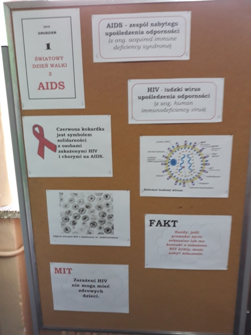 Światowy Dzień Walki z AIDS w darłowskiej "Trójce" [ZDJĘCIA]