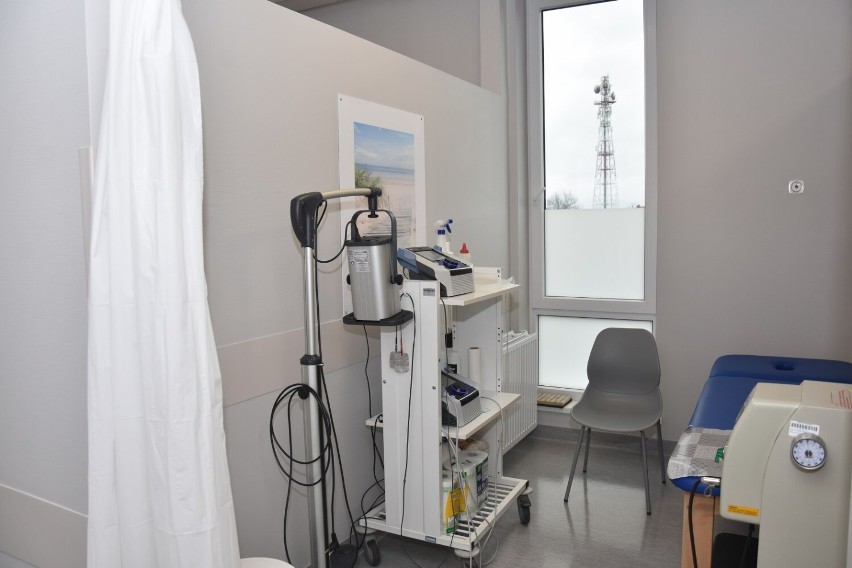 Nowa pracownia rehabilitacji w szamotulskim szpitalu. To nowoczesny, dobrze wyposażony obiekt. Wizytował go wojewoda