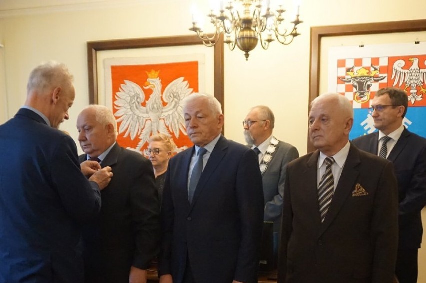 Krotoszyn. Trzej historycy odznaczeni cennymi medalami [FOTO] 