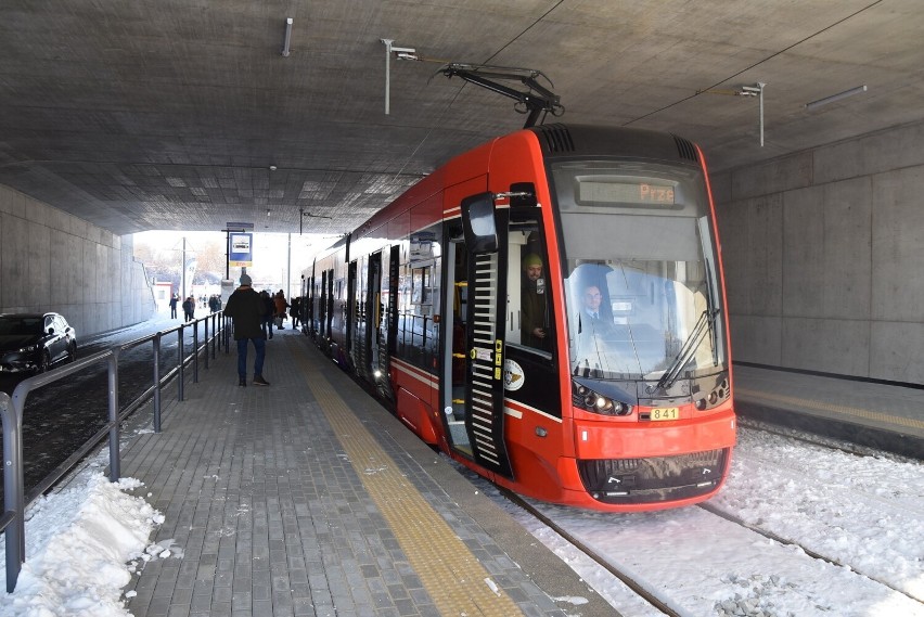 Pasażerowie Tramwajów Śląskich od dzisiaj linią nr 15 dojadą...