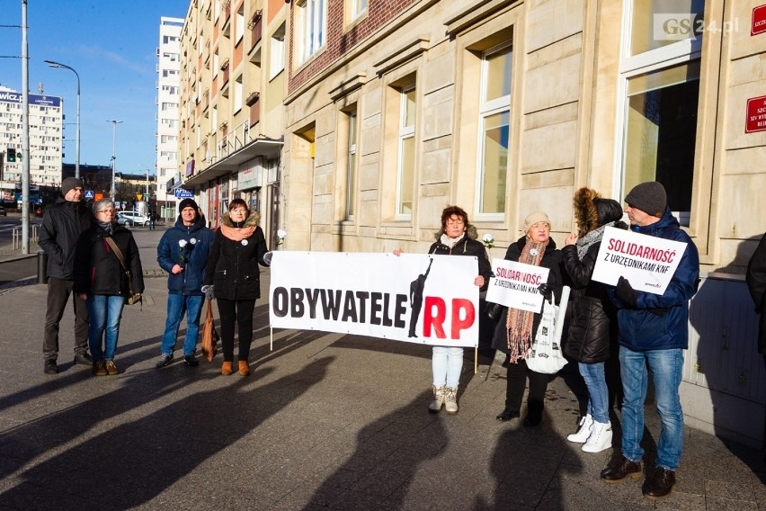 Sąd bada zatrzymanie szefów KNF. Obywatele RP protestują