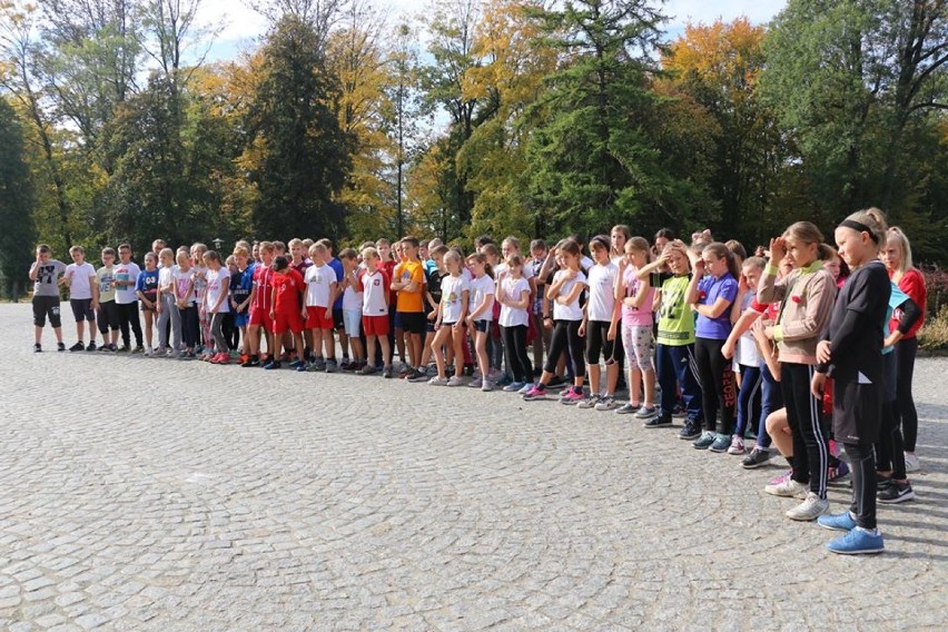 Koszęcin: bieg 11-latków upamiętniający 100-lecie odzyskania niepodległości oraz 335-lecie odsieczy wiedeńskiej [ZDJĘCIA]