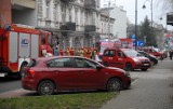 Katastrofa budowlana w Piotrkowie. Pustostan zawalił się w podwórku przy ul. Dąbrowskiego ZDJĘCIA