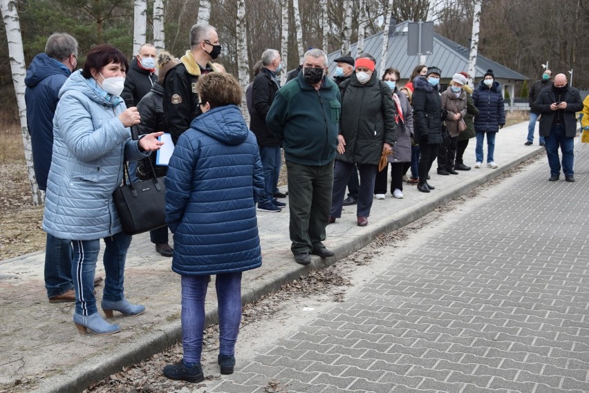 Wielu mieszkańców sprzeciwia się likwidacji przejazdu linii...