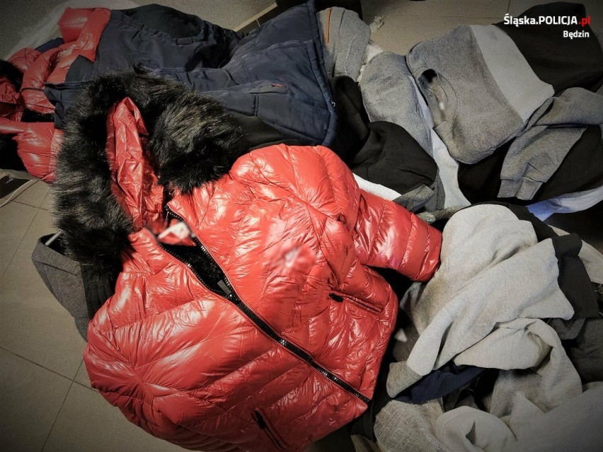 Policjanci z Będzina zabezpieczyli blisko 200 sztuk odzieży...