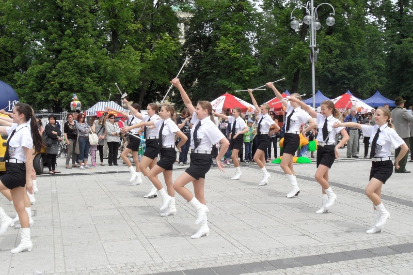 Festyn atrakcji na pl. Biegańskiego ZDJĘCIA