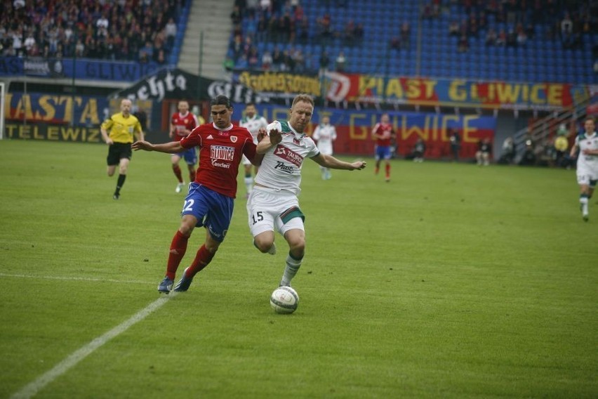 Piast Gliwice - Śląsk Wrocław 3:2

0:1 Dalibor Stevanović...