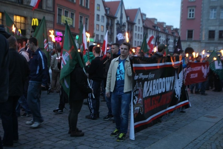 Uczestnicy marszu sprzeciwili się obecności Polski w Unii...