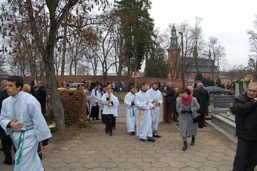Uroczystości Wszystkich Świętych na kartuskim cmentarzu 2013
