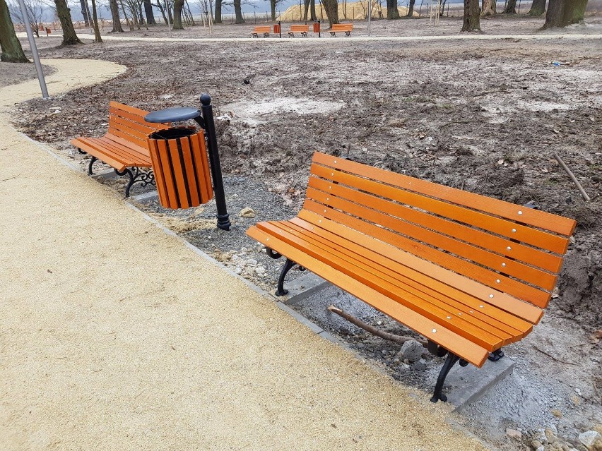 Powstaje nowe miejsce idealne na odpoczynek. Zobaczcie, co dzieje się w parku w Kiełpinie [ZDJĘCIA, WIDEO]