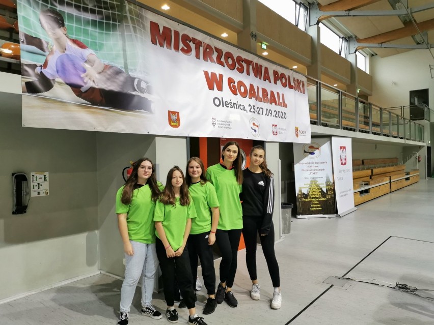 Uczniowie oleśnickiej siódemki pomogli w organizacji zawodów w Goalballu