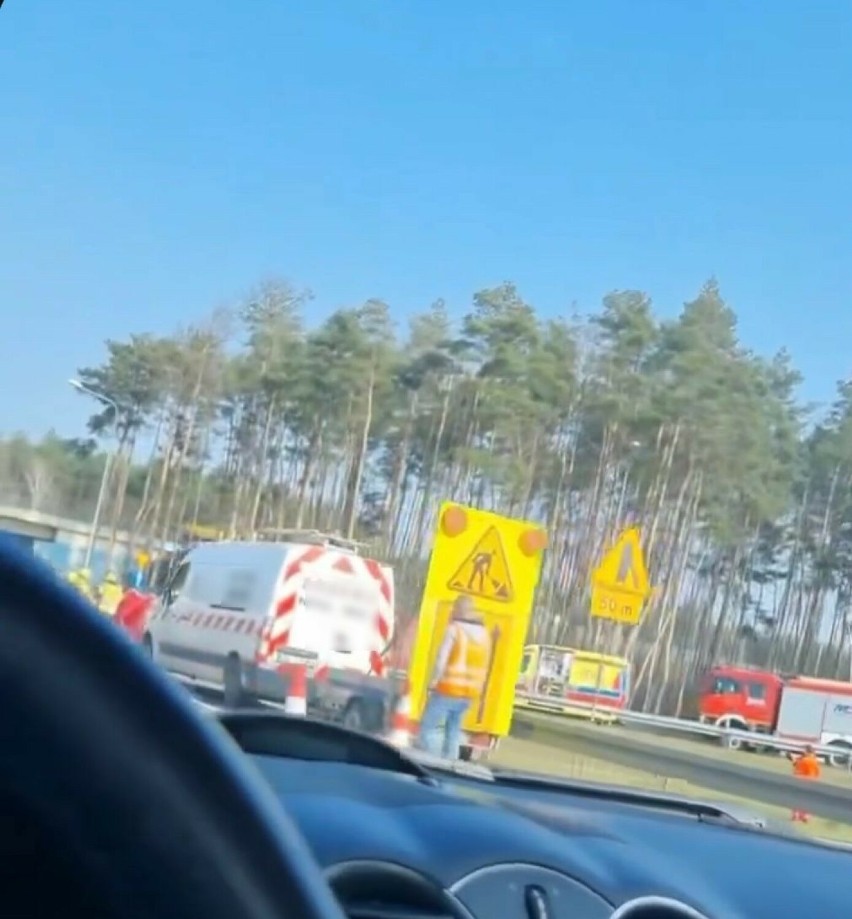 Do zdarzenia doszło na drodze ekspresowej S11 w Dąbrowie pod...