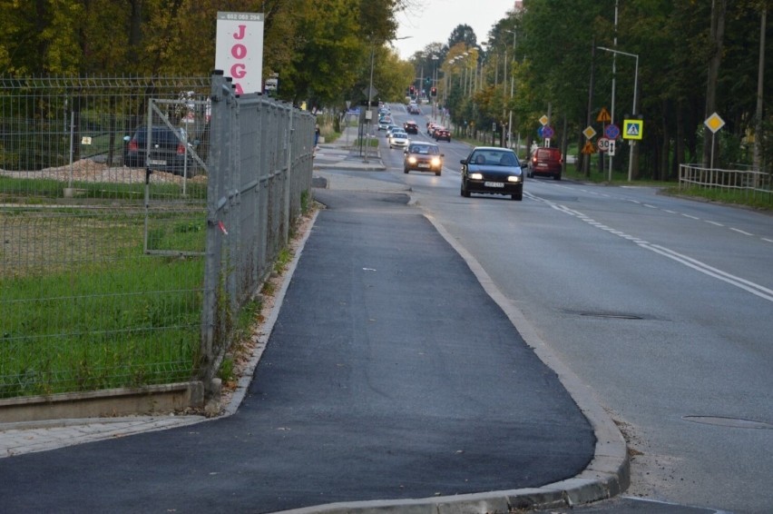 Zakończyła się budowa ścieżki rowerowej na ulicy 11 Listopada w Radomiu. To kolejna inwestycja dla cyklistów. Zobaczcie zdjęcia