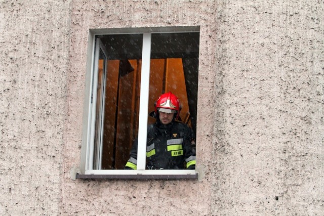 2012.12.23 wroclaw monte cassino 67....z powodu wysokiego stezenia tlenku wegla ewakuowano mieszkancow przy ul. monte cassino 67