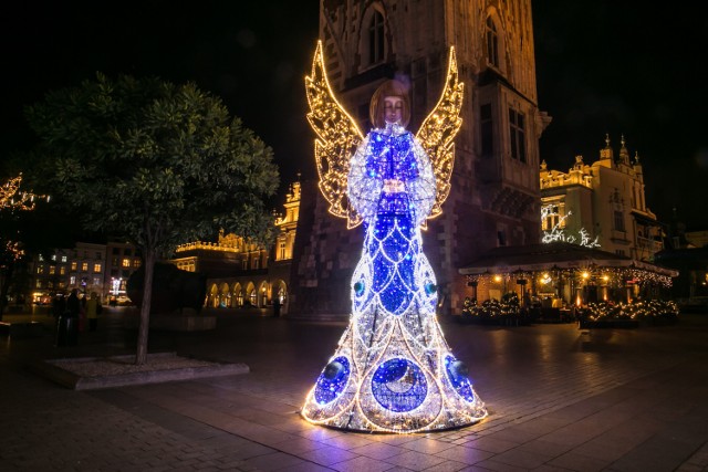 Kraków zaczyna odliczać dni do świąt. Pierwsza iluminacja już rozbłysnęła!