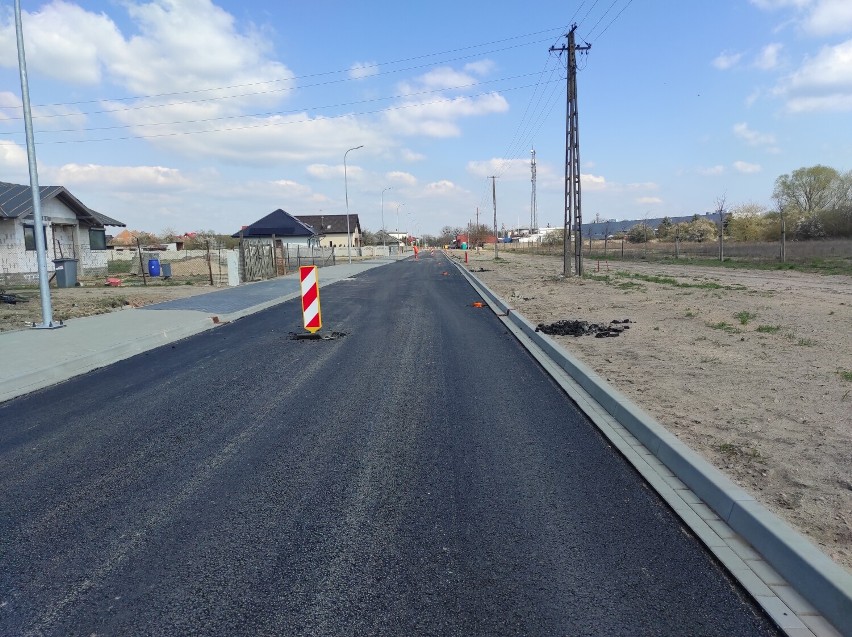 Na Projektowanej położono już asfalt! Jak wygląda teraz ulica na wągrowieckiej Osadzie?