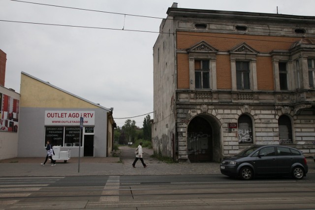 Wykupienie działki pod nową drogę to wydatek od 1,3 do 4,04 mln zł. Doliczając koszty budowy jezdni, chodników, założenie zieleńców i ustawienie ławek, suma wzrasta do 1,98 - 4, 72 mln zł