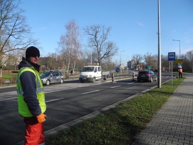 Drogowcy dziś zmienili organizację ruchu.  Ciężarówki już nie mogą wjeżdżać w ul. Andersa.