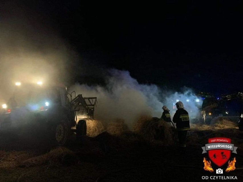 Blisko 10 godzin walki z pożarem słomy w Janowie. Strażacy podejrzewają podpalenie[FOTO]