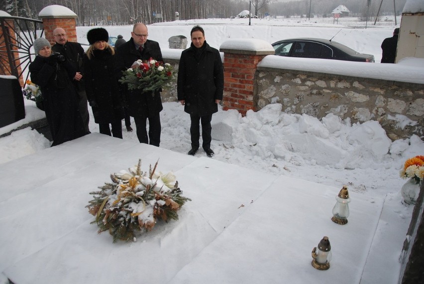 Olsztyn: 150. rocznica Powstania Styczniowego złożono kwiaty na grobie Czermińskiego [ZDJĘCIA]