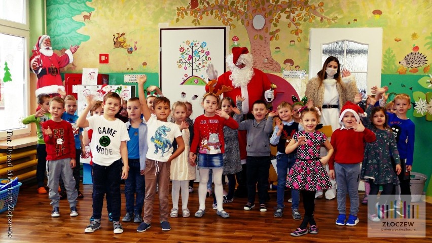 W Złoczewie Mikołaj odwiedził dzieci i pogotowie ratunkowe  GALERIA