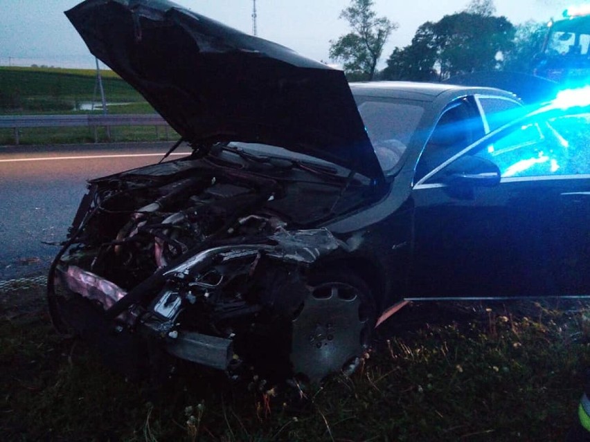 Wypadek mercedesa maybacha na autostradzie A1 pod...