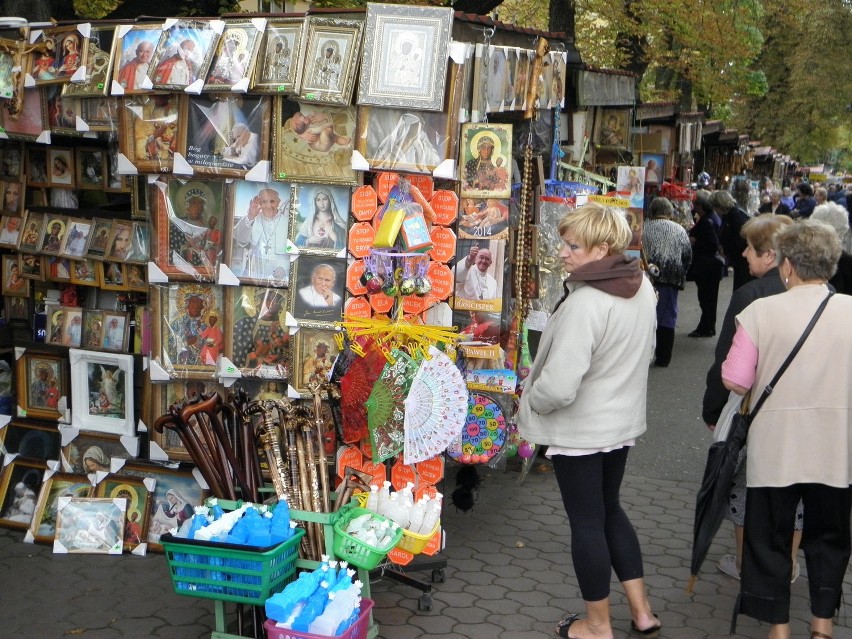 Pielgrzym to też klient. Stare targowisko [ZDJĘCIA]