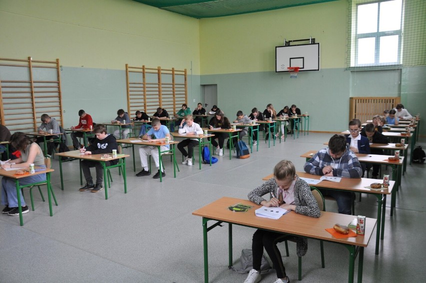 Uczniowie z powiatu brzezińskiego rywalizowali w eliminacjach do Ogólnopolskiego Turnieju Wiedzy Pożarniczej „Młodzież Zapobiega Pożarom” 