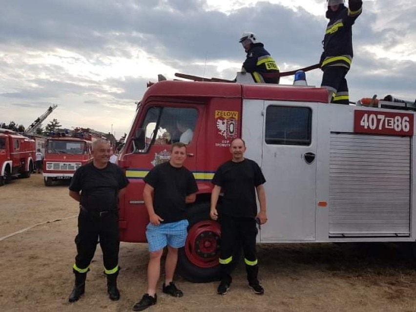 Pow. bełchatowski: Wóz strażacki OSP Sromutka zrobił furorę na zlocie
