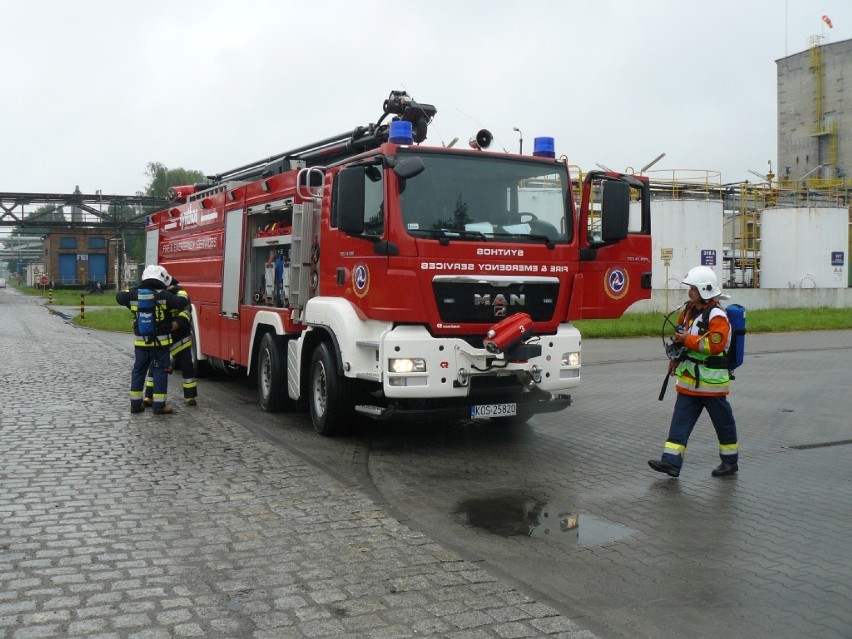 Strażacy w Oświęcimiu ćwiczyli w Synthosie i w zakładzie Rail Polska.