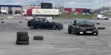 Driftowanie w Radomsku. Akcja Bractwa Bezpiecznych Kierowców i Olo Drift Team Łódź w Port Radomsko. FILM, ZDJĘCIA