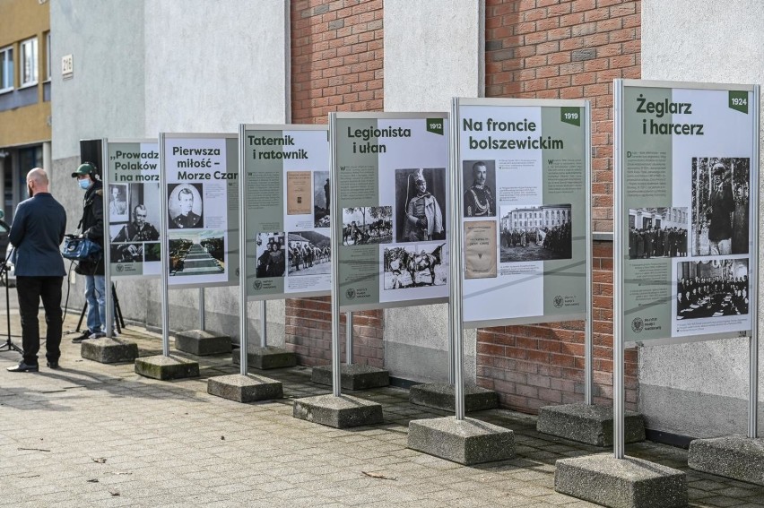 Gdański IPN przypomniał okolicznościową wystawą postać gen....