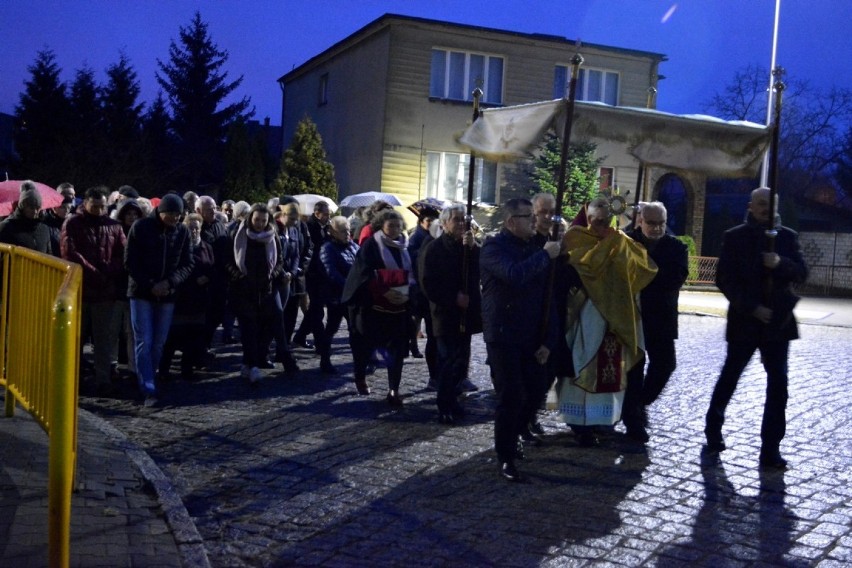 Rezurekcja w Wielką Noc - Parafia pw. Macierzyństwa NMP w Zbąszynku