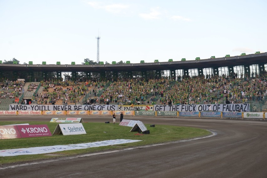 Skandaliczny transparent kibiców Falubazu Zielona Góra.