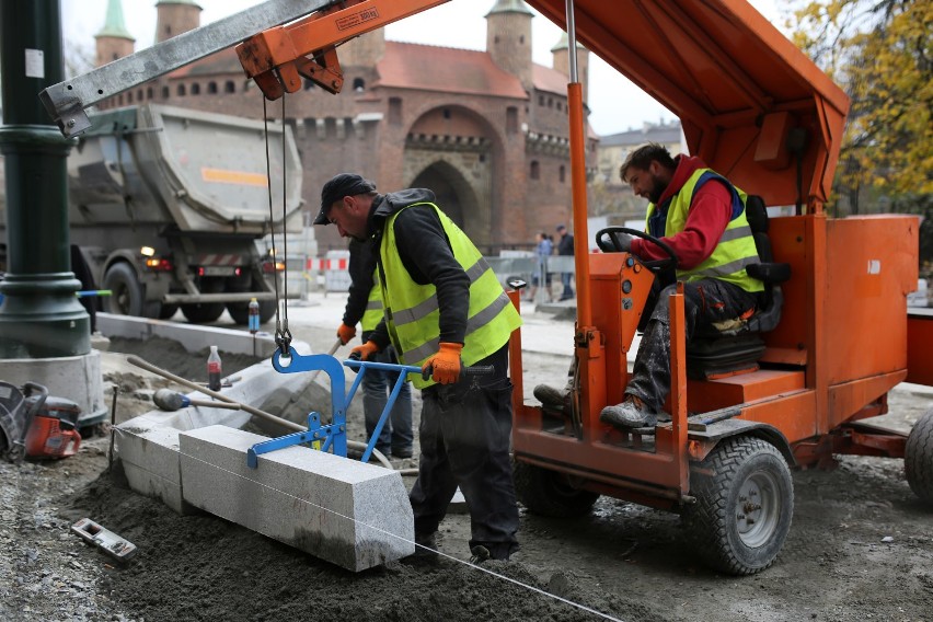 Kraków. Przebudowa ul. Basztowej. Zobaczcie postęp prac [ZDJĘCIA]