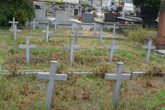 Cmentarz przy ul. 11 Listopada: warto dbać o żołnierskie mogiły