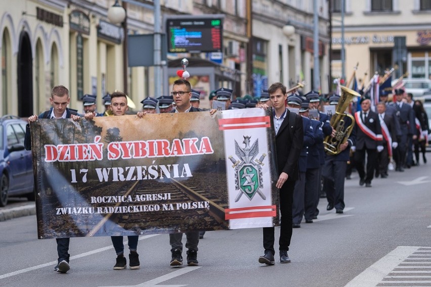 Tarnów uroczyście obchodził Dzień Sybiraka w 80. rocznicę agresji ZSSR na Polskę [ZDJĘCIA]       