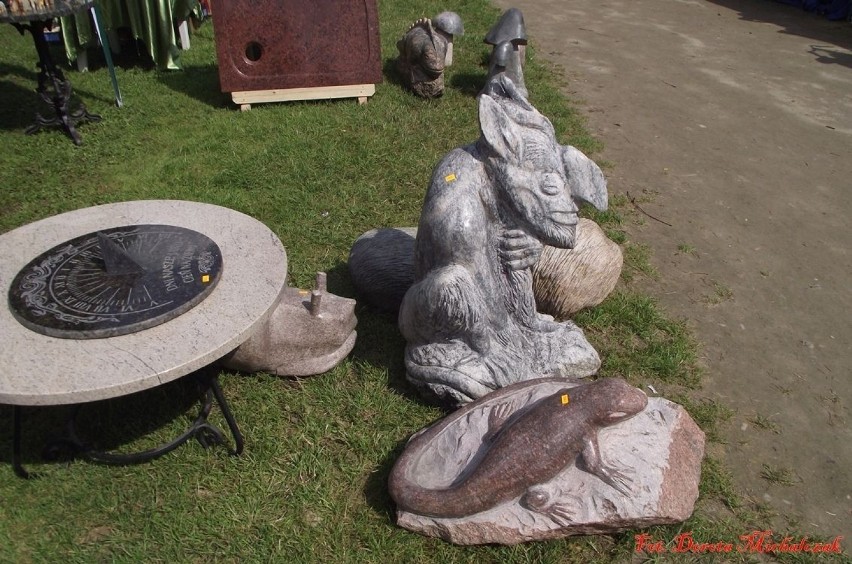 Rzeźby z kamienia - granitu naturalnego. Wykonawca -...