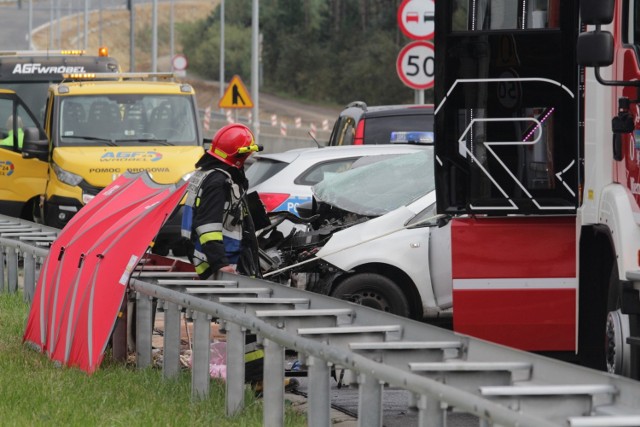 Wypadek na S1 Zobacz kolejne zdjęcia/plansze. Przesuwaj zdjęcia w prawo - naciśnij strzałkę lub przycisk NASTĘPNE