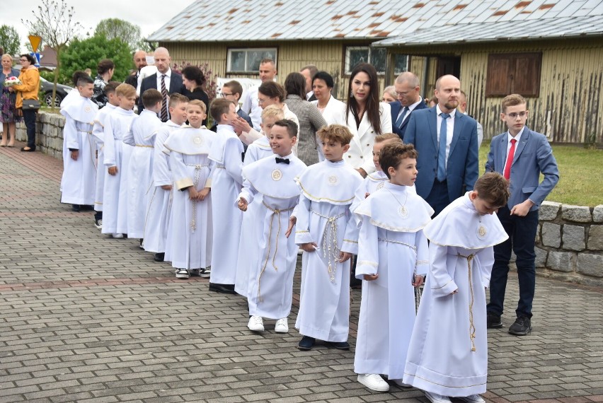 Malbork. Pierwsza Komunia Święta 2022 w parafii Miłosierdzia Bożego na Wielbarku 