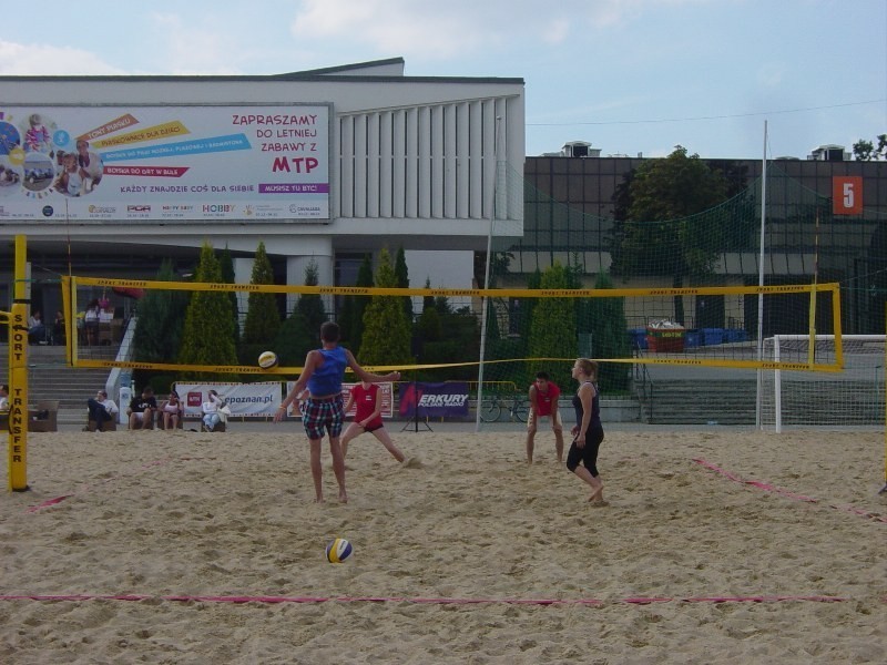 Poznań: 72 drużyny zagrały na targowej plaży [ZDJĘCIA]