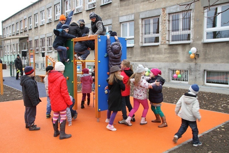 Radosna Szkoła w Tczewie – w SSP nr 2 powstał nowy plac zabaw