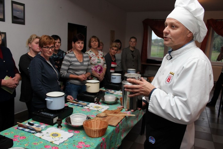 Warsztaty serowarskie w Gołczewie. Uczestniczyło w nich ponad 20 kobiet z gminy Parchowo