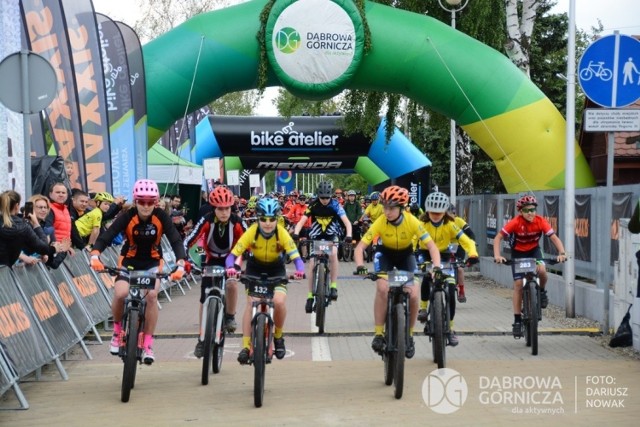 Wyścig z cyklu Bike Atelier MTB Maraton w Dąbrowie Górniczej inaugurował tegoroczne ściganie w ramach tej imprezy kolarskiej 

Zobacz kolejne zdjęcia/plansze. Przesuwaj zdjęcia w prawo - naciśnij strzałkę lub przycisk NASTĘPNE