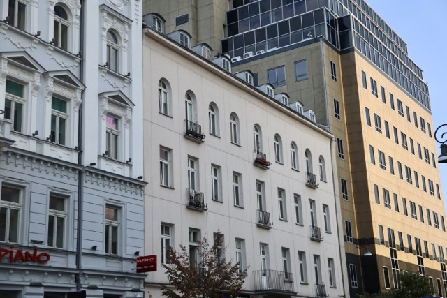 Do rejestru zabytków województwa mazowieckiego trafiła kamienica wraz z terenem- przy ulicy Emilii Plater 30 w Warszawie.