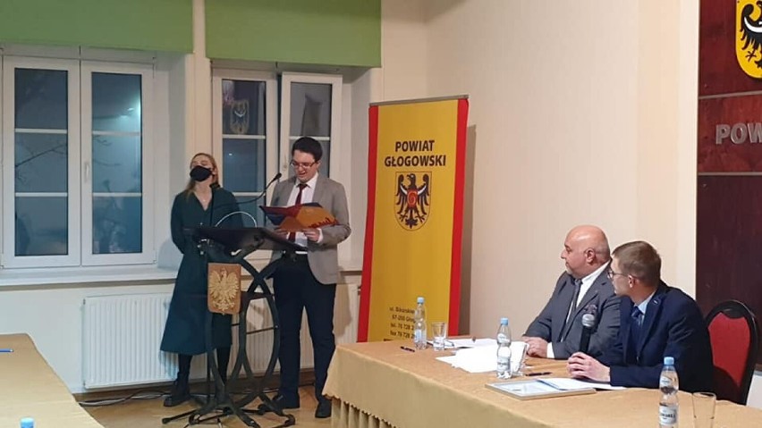 Młodzieżowa Rada Powiatu Głogowskiego złożyła ślubowanie i wybrała zarząd