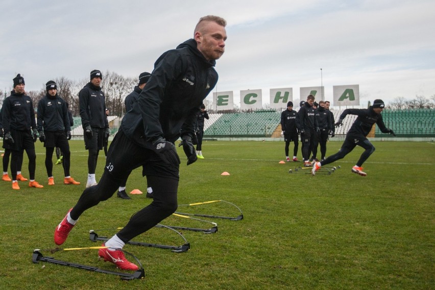 Mateusz Lewandowski przenosi się z Lechii Gdańsk (dwa...