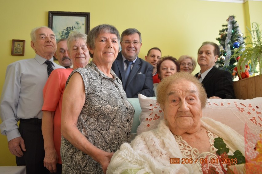 Dwustu lat życzyli jubilatce, pani Agnieszce z Kartuz, urodzinowi goście
